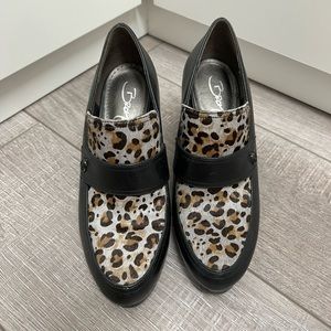 Naturalizer womens heeled loafer, grey/black multi leopard print, leather upper
